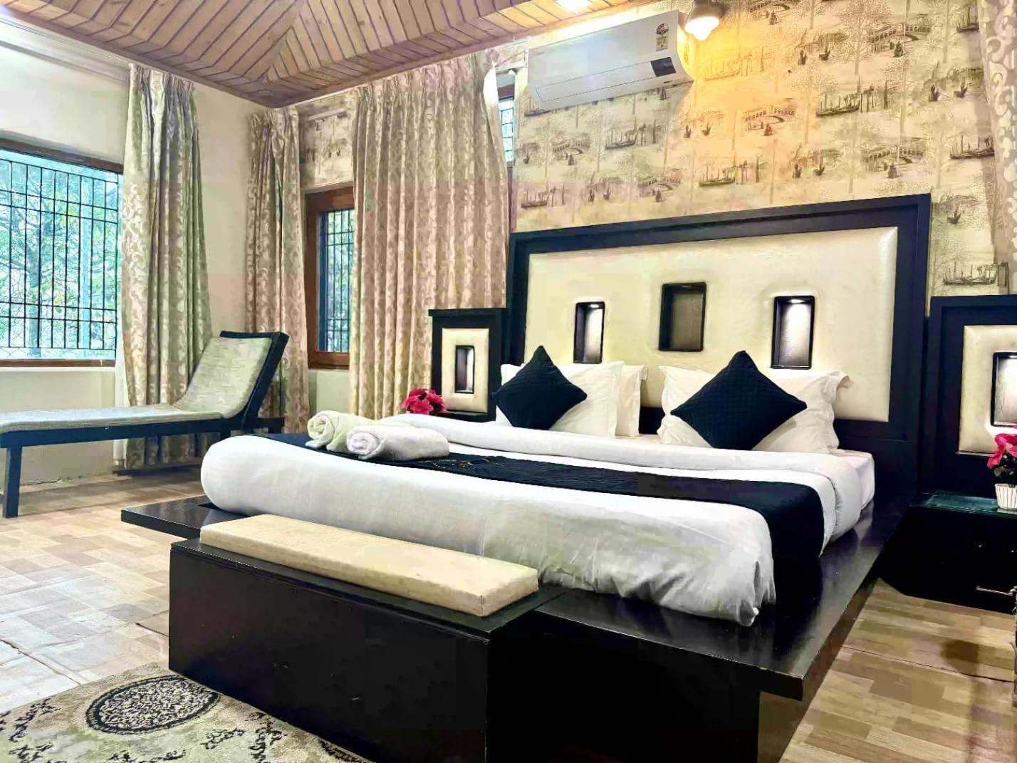 The Summer House Kasauli I Party & Music I Sky Bonfire I Managed By Exotic Stays Eksteriør billede