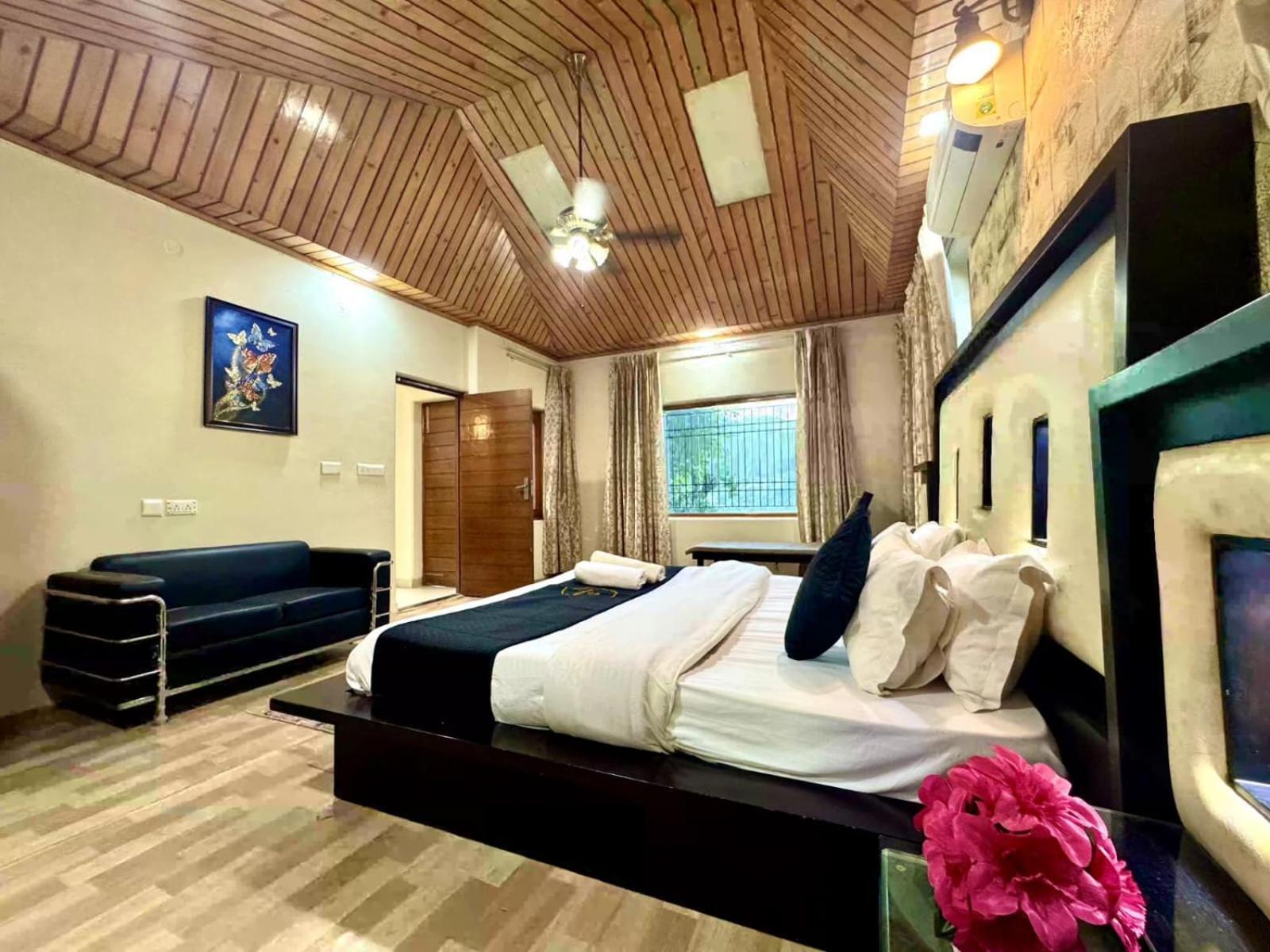 The Summer House Kasauli I Party & Music I Sky Bonfire I Managed By Exotic Stays Eksteriør billede