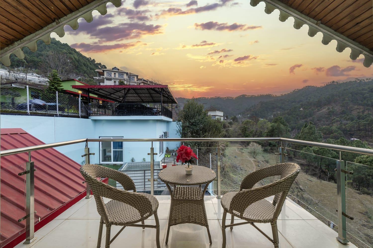 The Summer House Kasauli I Party & Music I Sky Bonfire I Managed By Exotic Stays Eksteriør billede